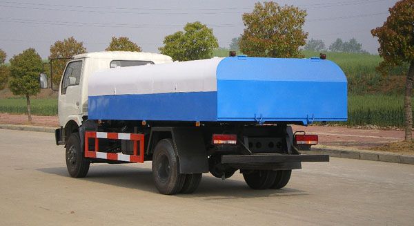 東風(fēng)輕型自卸式垃圾車(chē)