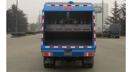 東風(fēng)躍進(jìn)壓縮式垃圾車(chē)