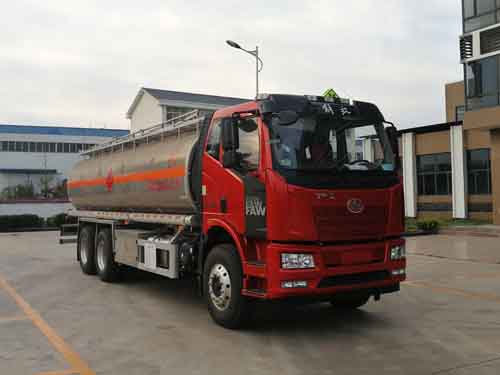 楚勝牌CSC5260GYYLC6型鋁合金運(yùn)油車(chē)
