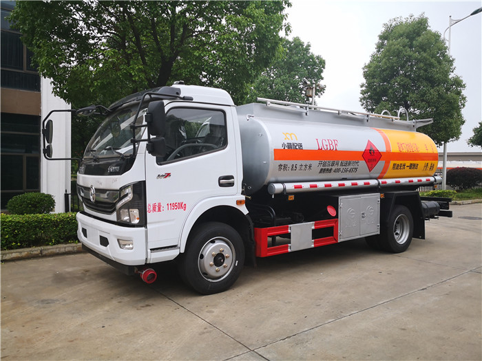 8.5方汽油、柴油、煤油加油車