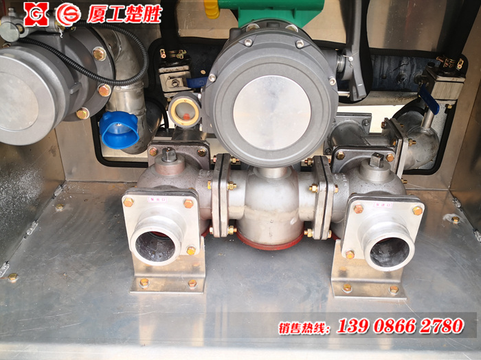多利卡D9汽油14.3方，柴油16.2方鋁合金運(yùn)油車