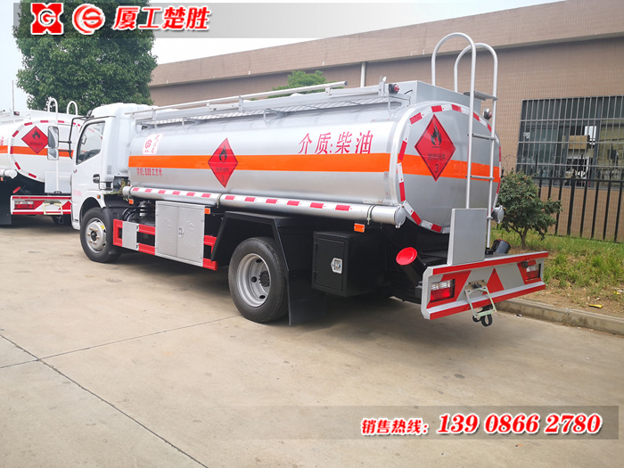 8.09方柴油運(yùn)油車(chē)