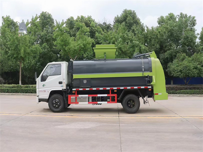 江鈴5方餐廚垃圾車(chē)