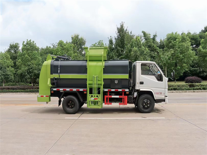江鈴5方餐廚垃圾車(chē)