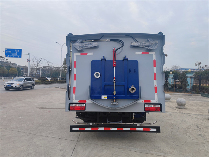 多利卡8方洗掃車(chē)