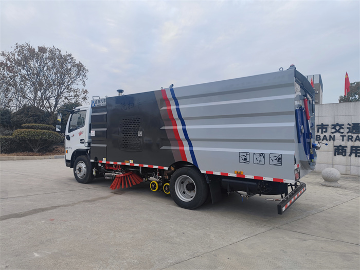 多利卡8方洗掃車(chē)