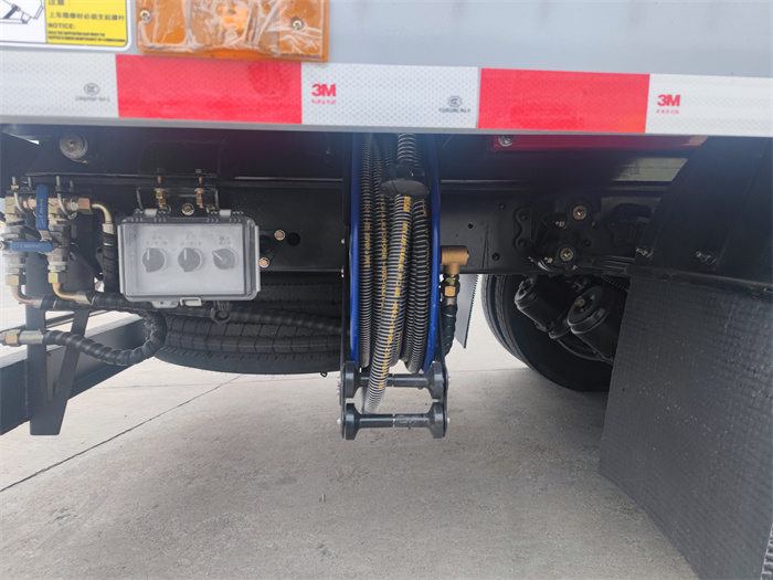 多利卡8方洗掃車(chē)