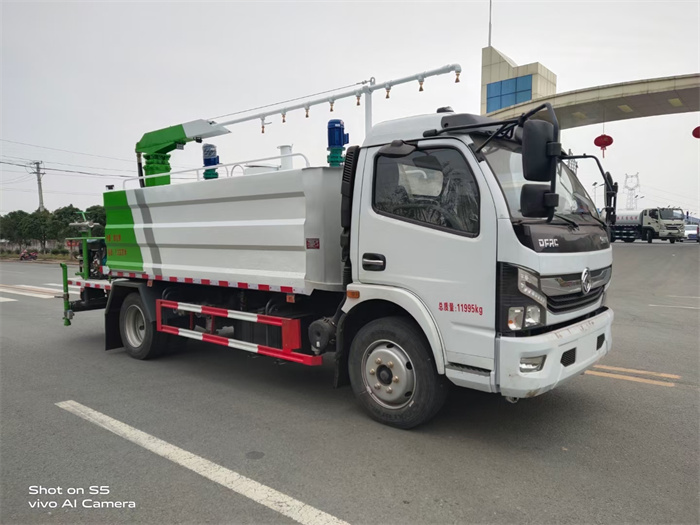 鐵路、光伏電站多功能清洗車