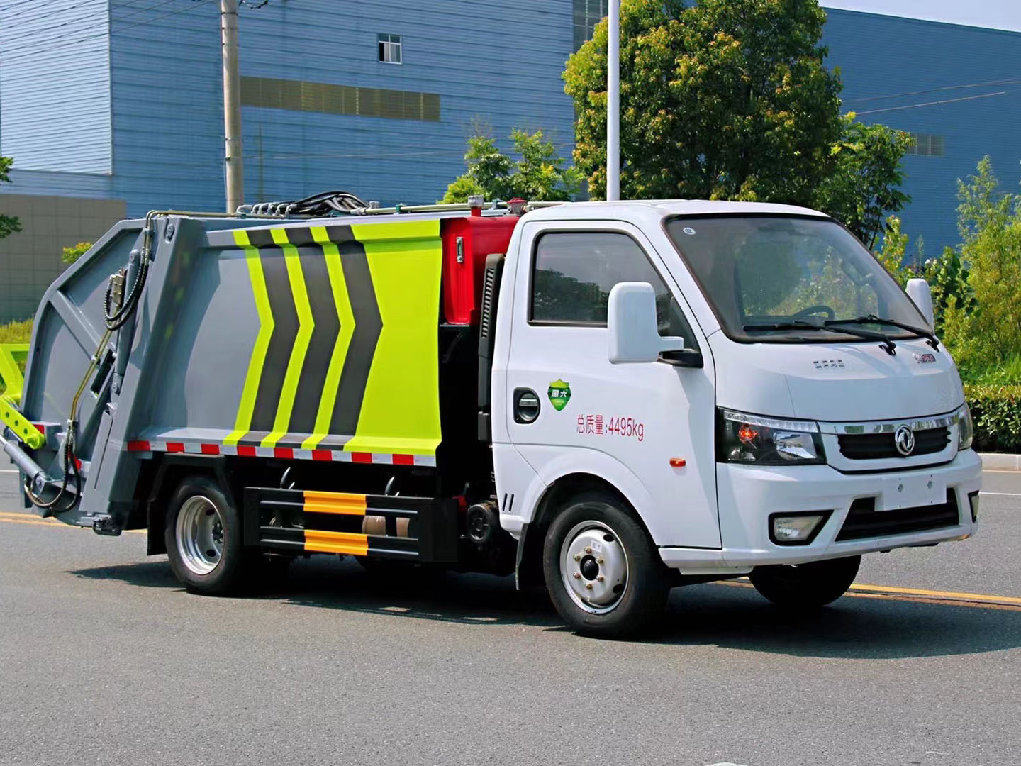 正常上戶藍(lán)牌壓縮式垃圾車(chē)